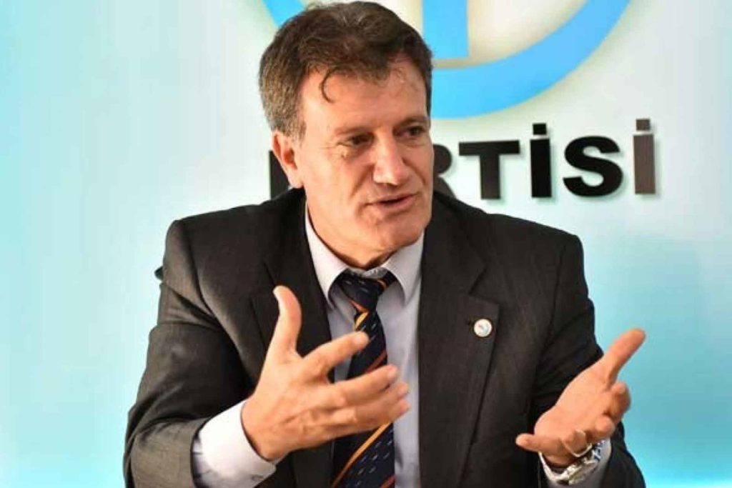 YDP Genel Başkanı Arıklı: “İmar vurgunu hakkında Başbakan’dan cevap bekliyoruz”