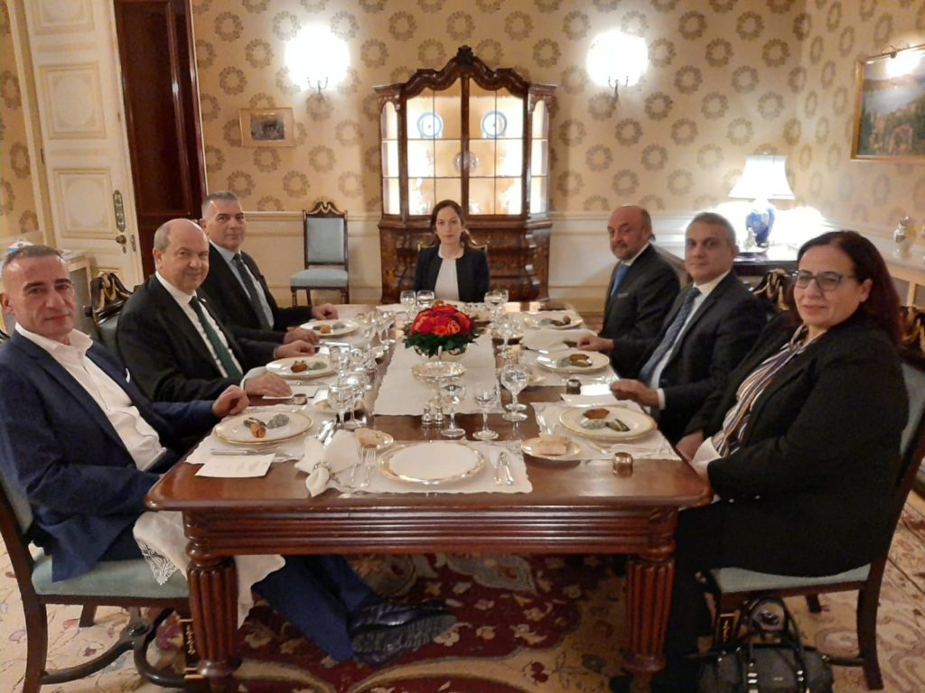 Başbakan Tatar Londra’da Temaslarda Bulunuyor