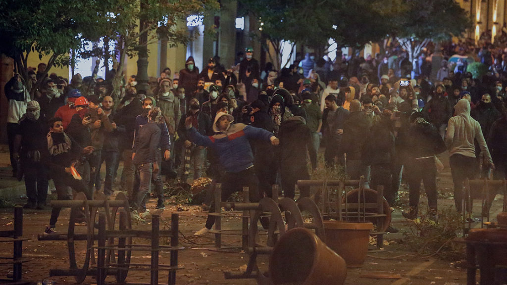 Lübnan’daki gösterilerde çok sayıda kişi yaralandı