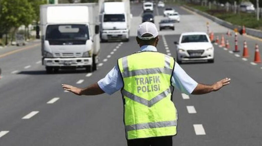 Güzelyurt-Lefke anayolu bakım nedeniyle trafiğe kapatıldı