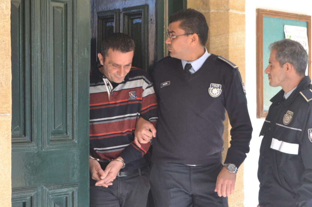 Çalıştığı iş yerini soydu