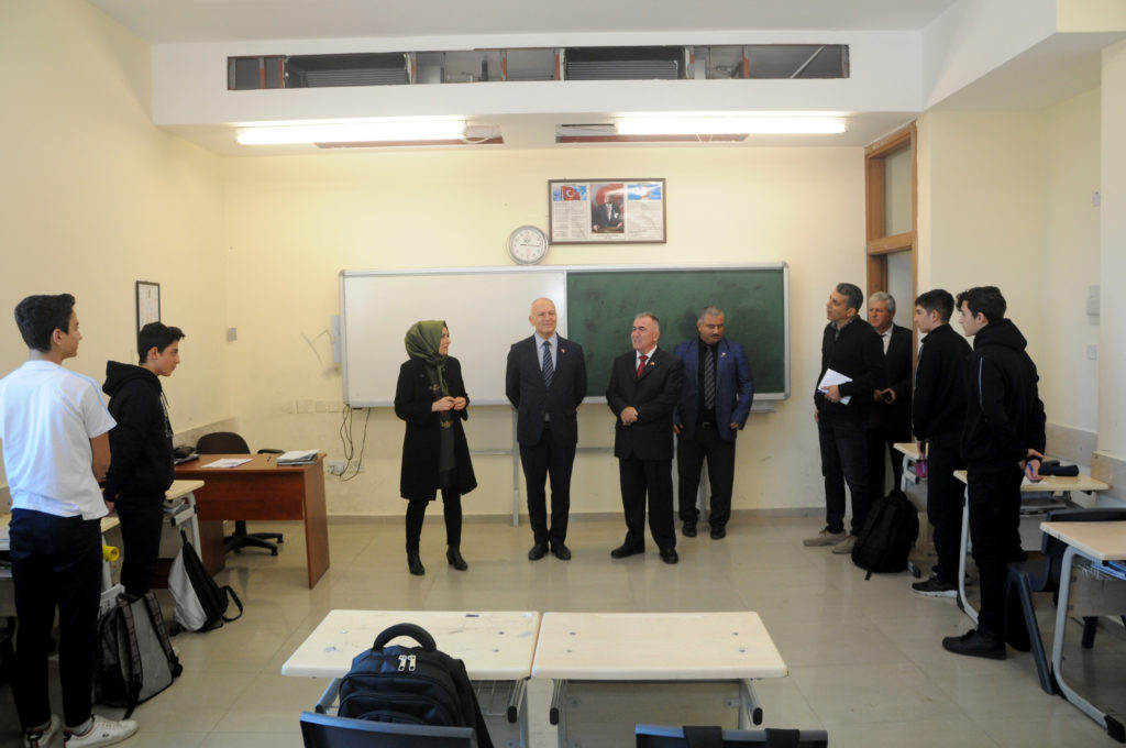 Meclis Başkan Vekili Töre ilahiyat kolejini ziyaret etti