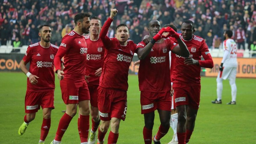 Sivasspor yine 37 puanla lider..