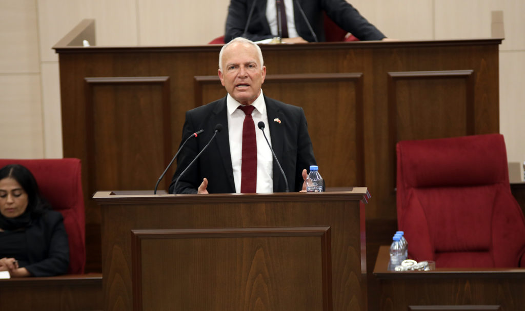 Zorlu Töre’den Geçitkale havaalanı’yla ilgili karara destek