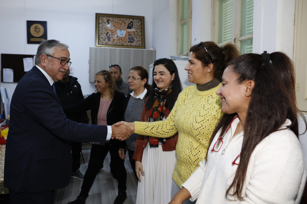 Cumhurbaşkanı Akıncı, Anafartalar lisesi ile Girne turizm meslek lisesi’ni ziyaret etti