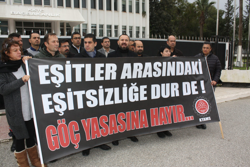 KTAMS, Başbakanlık önünde eylem yaptı