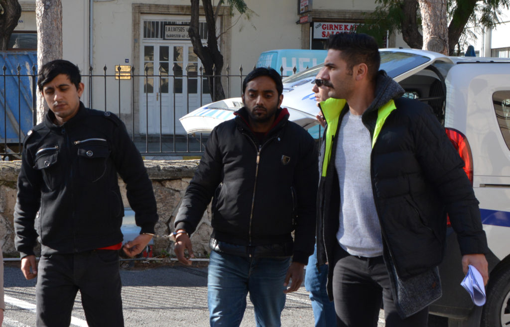 Ülkede kaçak yaşıyorlardı