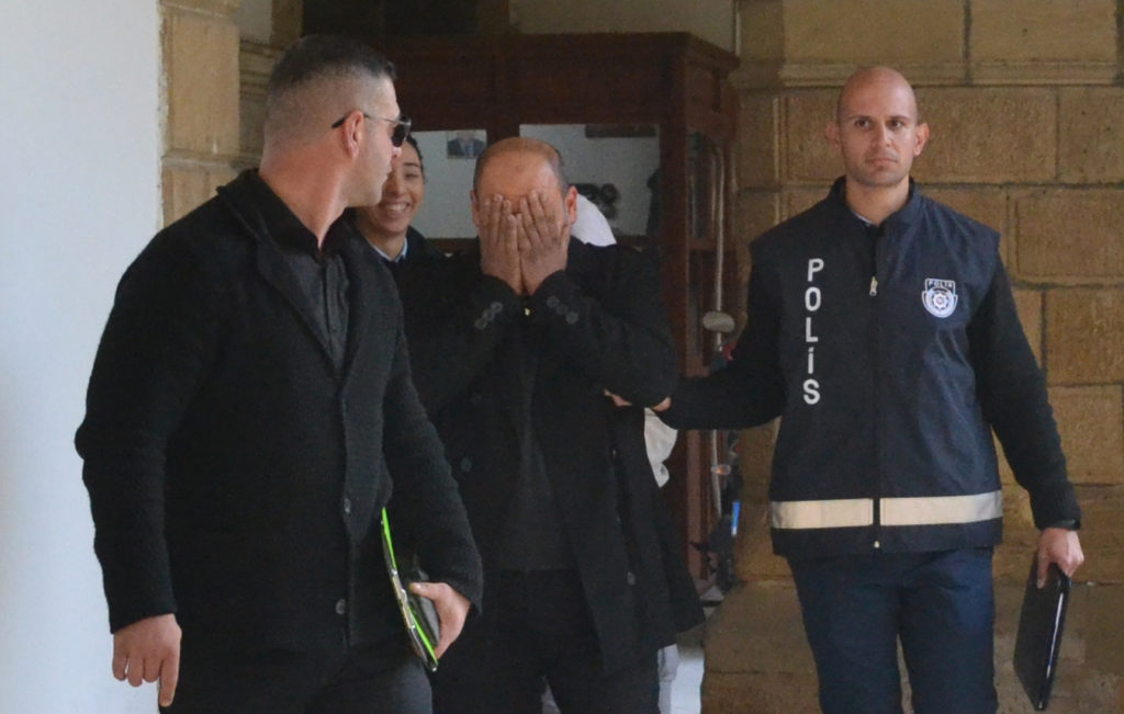 Hırsızlık zanlısı tutuksuz yargılanacak