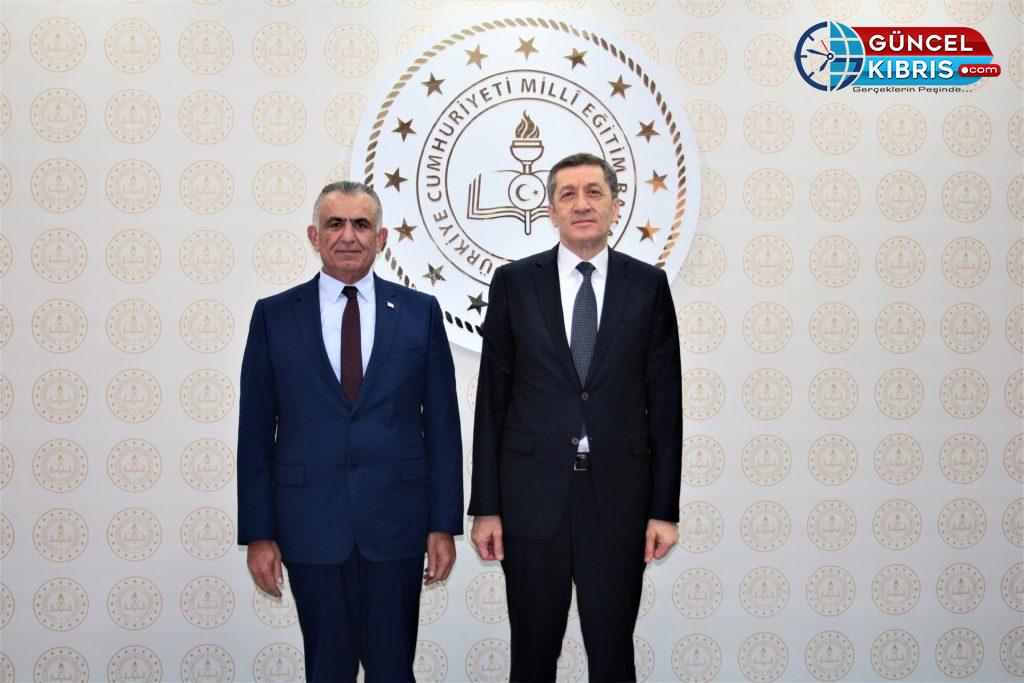 Bakan Nazım Çavuşoğlu TC Milli Eğitim Bakanı Ziya Selçuk ile görüştü