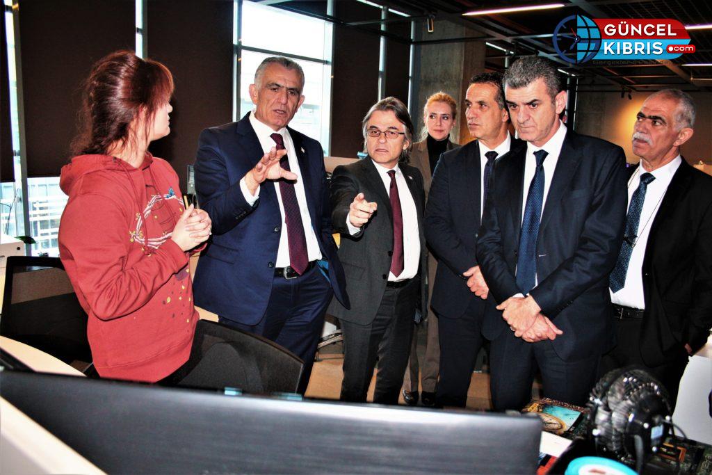 Bakan Nazım Çavuşoğlu Ankara’da üniversiteleri ziyaret etti