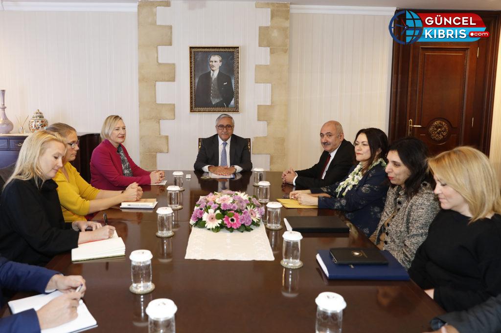 Akıncı Spehar’la görüşmesinde “Siyasi eşitliği içeren hususlara yapılan vurgunun rapora yansımasının önemli olduğunu” vurguladı
