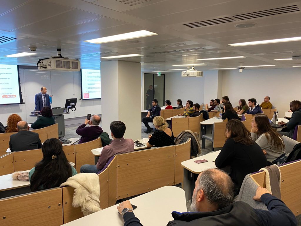 Özersay Londra’da Kıng’s kolej’de etkinliğe katıldı