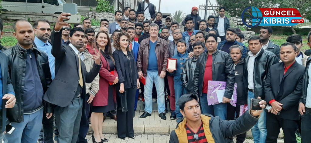 YDP Genel Başkanı Bangladeşlilerle bir araya geldi