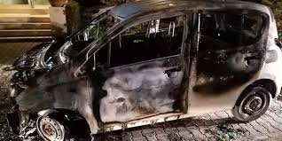 Ayşe Kamkam’a ait araç yanıcı madde dökülerek yakıldı