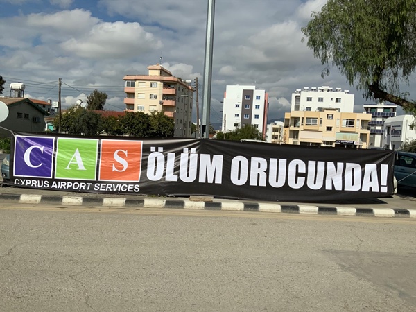 Eski CAS çalışanları başbakanlık önünde açlık grevi başlattı