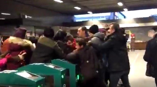 İBB’nin ulaşım zammı protesto edildi: Gözaltılar var