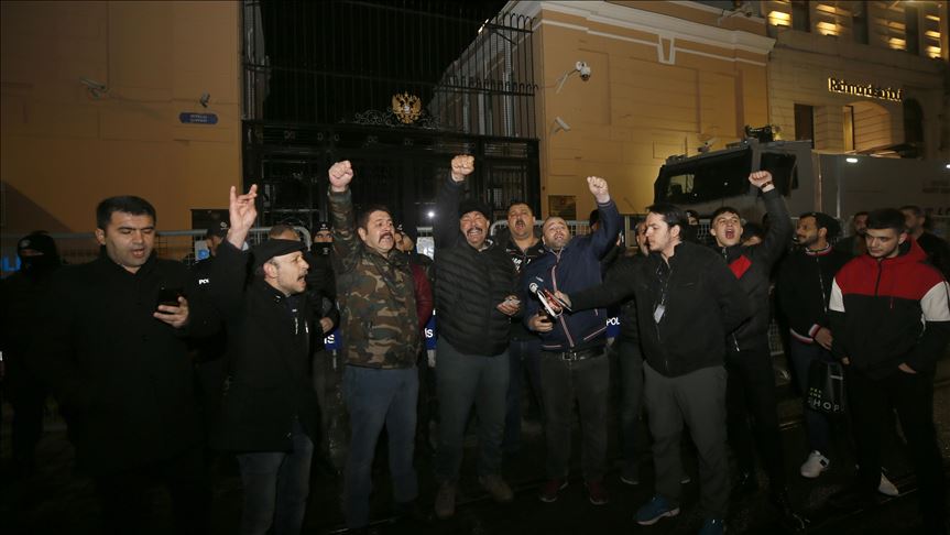 İdlib’teki saldırı Rusya’nın İstanbul Başkonsolosluğu önünde protesto edildi