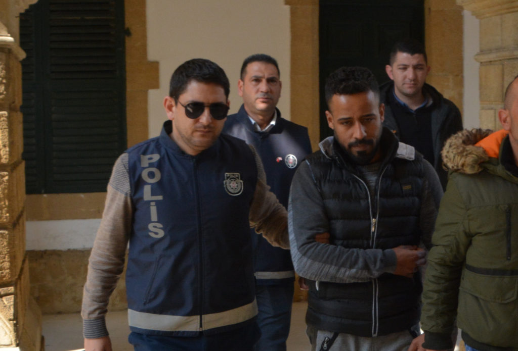 Çalıştığı iş yerinin deposunu soydu