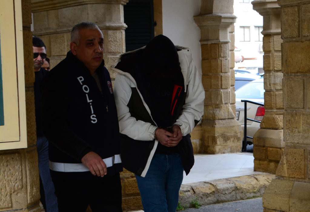 Aranan kişi ve Emareler var