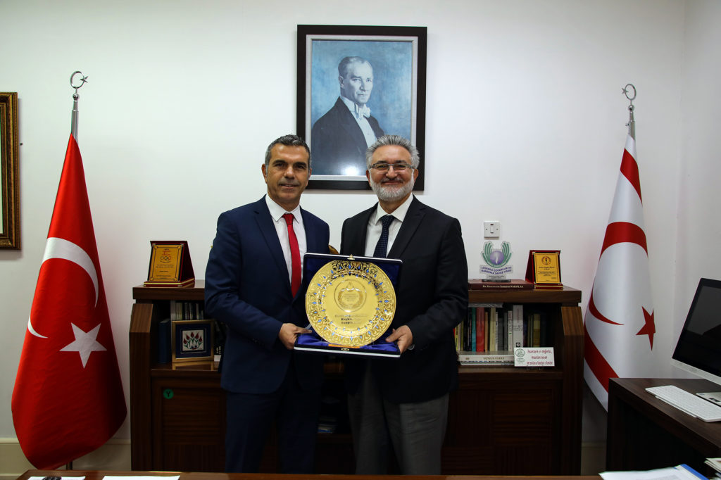 Meclis Başkanı Uluçay Vakıflar İdaresi Genel Müdürü Benter’i ziyaret etti