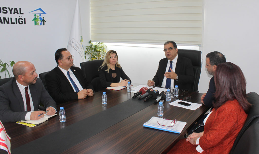 Bakan Sucuoğlu, basın toplantısı düzenledi