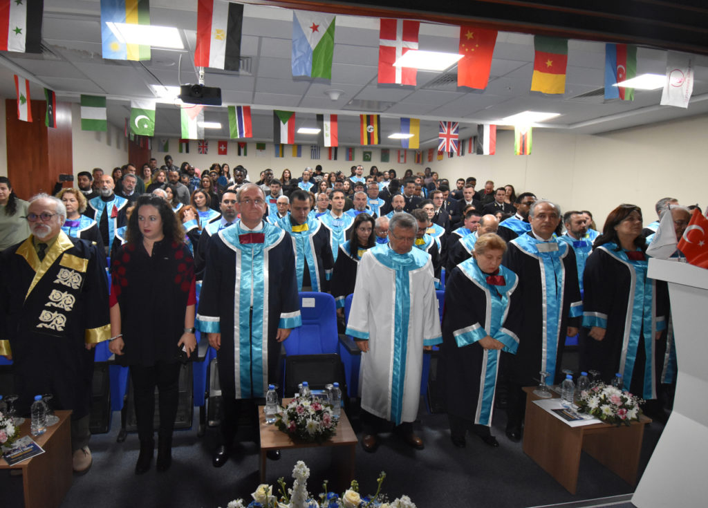 Girne Üniversitesi’nin 2019-2020 güz dönemi mezunları diplomalarını aldı