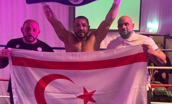 Demir Yumruğa Rakip Dayanmıyor