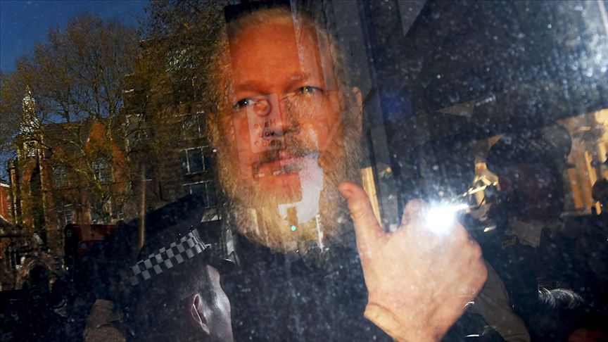 ABD’nin kirli geçmişini ortaya çıkaran Assange’ın iade davası başlıyor