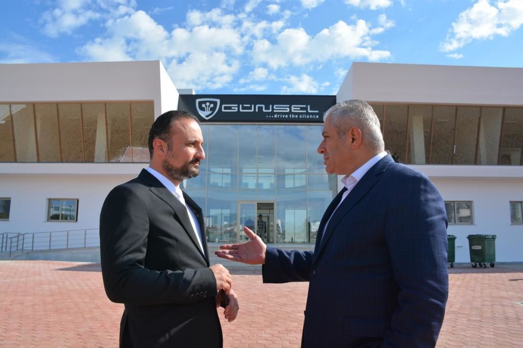 Bakan Taçoy Günsel araba fabrikasını ziyaret etti