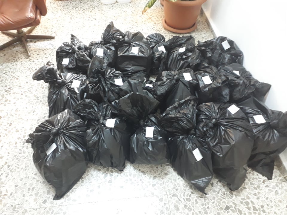 DAÜ Rektörlüğü kampüsteki yurtlarda ikamet eden öğrencilere toplam 2700 koli iaşe paketi teslim edilecek