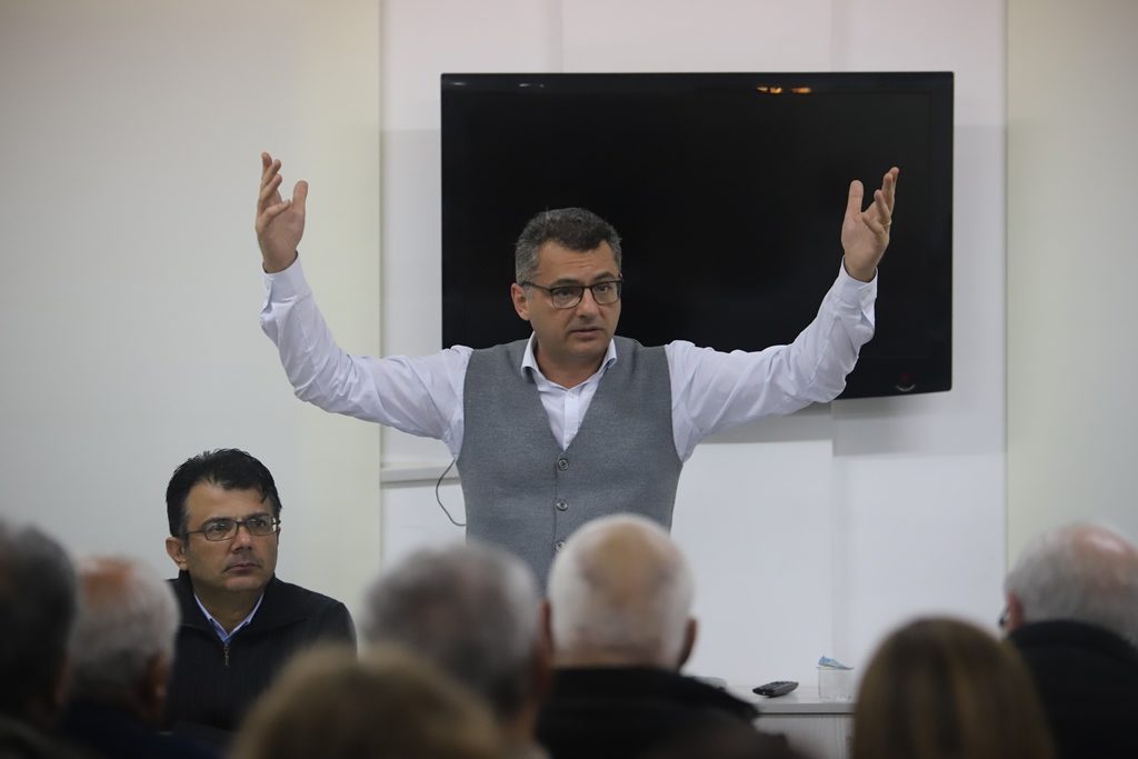 Erhürman Gönyeli’de yurttaşlarla bir araya geldi