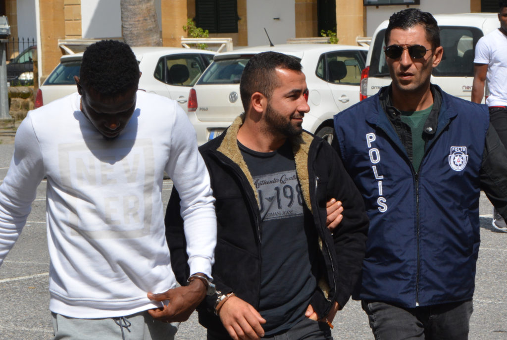 Futbolcular tutuksuz yargılanacak