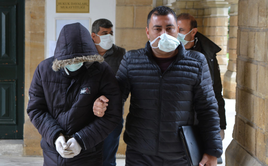 Hırsızlık zanlısı tutuksuz yargılanacak