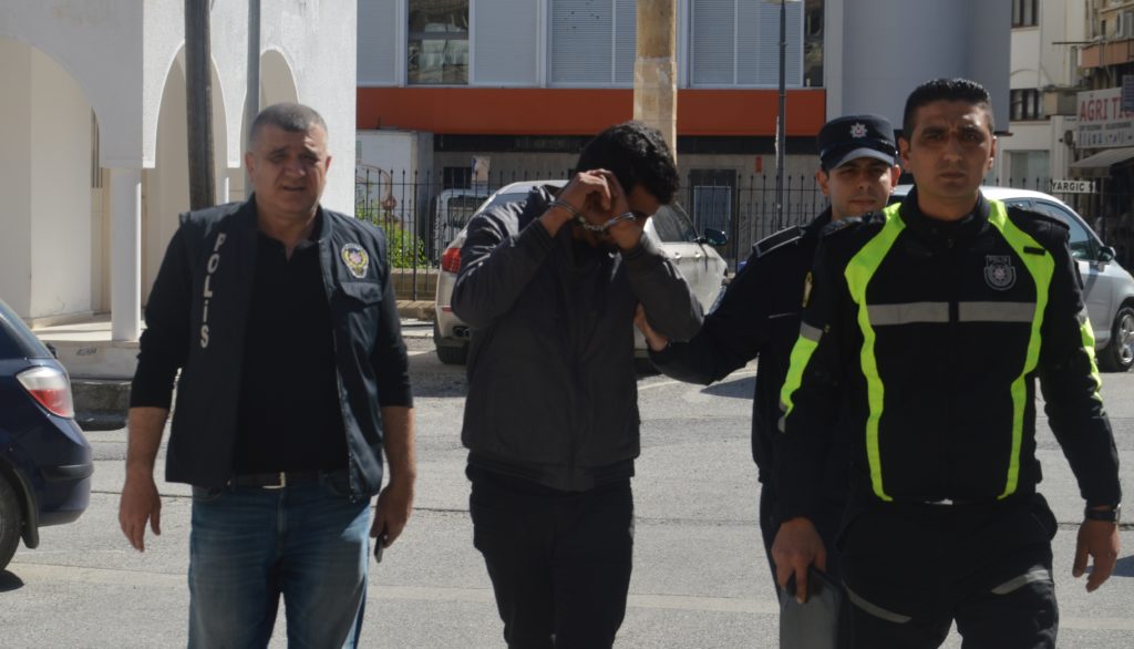 Araba hırsızı cezaevine gönderildi