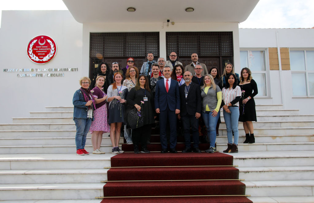 Uluçay, konuk sanatçıları kabul etti