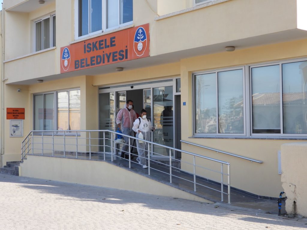 İskele Belediyesinde ilaçlama çalişmalari