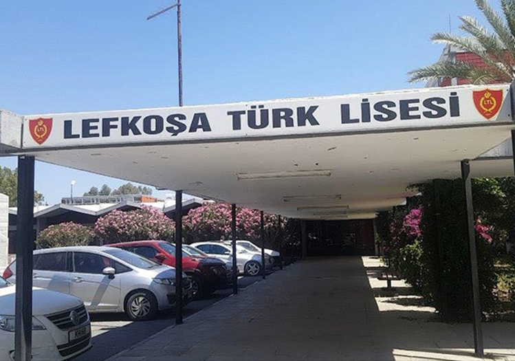 O öğretmen açığa alındı!
