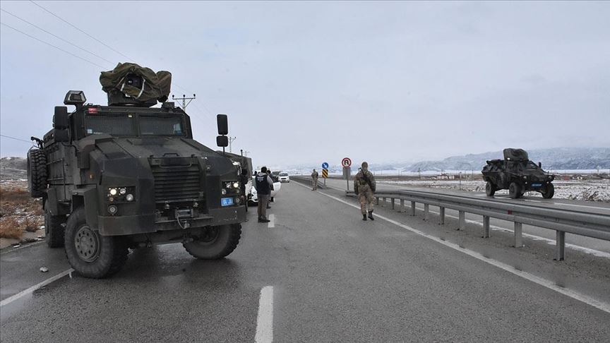 Ağrı’da Gürbulak Gümrük Müdürlüğü aracına roketli saldırı