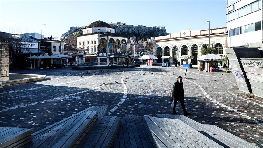 Yunanistan’da sokağa çıkma yasağı uygulanacak