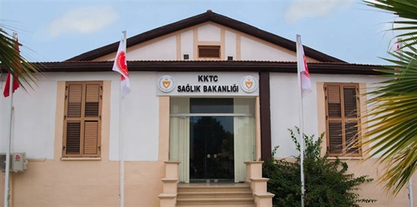 Sağlık Bakanlığı’ndan test ve karantina kuralları konusunda açıklama