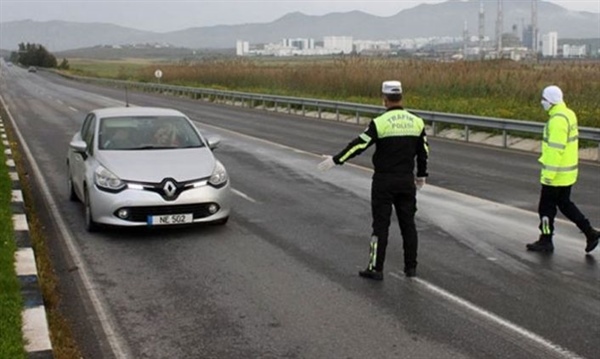85 kişi sokağa çıkma yasağını ihlal etti