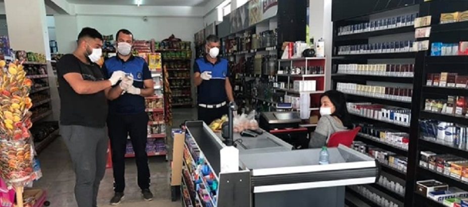 Lefke Belediyesi marketlerin hijyen uygulamalarını kontrol ediyor