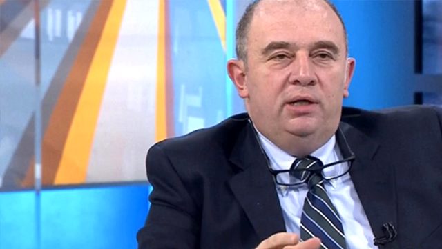 Bilim Kurulu üyesi Prof. Dr. Ateş Kara’dan sigara içenlere uyarı