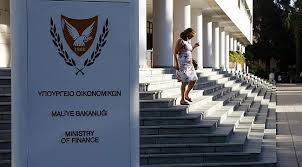 Rum Maliye Bakanı: “Mevcut durum savaş ekonomisiyle eş”