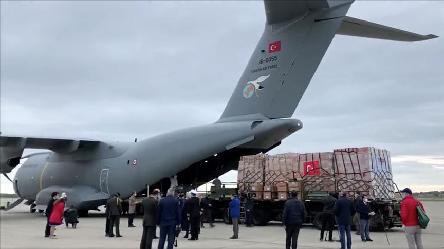 Türkiye’nin Kovid-19 ile mücadele için gönderdiği tıbbi yardımlar ABD’ye ulaştı