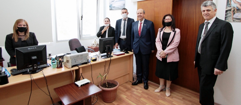 Başbakan Tatar çalışanların bayramını kutladı