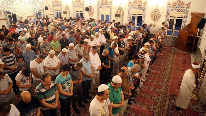 Türkiye’de Bayram Namazı’na koronavirüs engeli