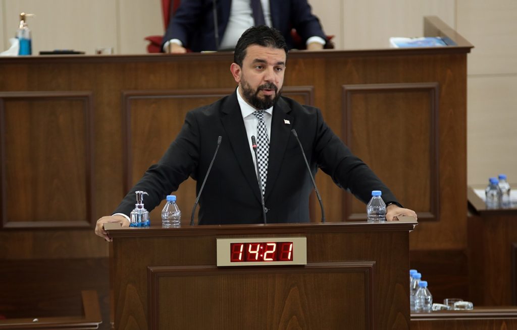 Zaroğlu: “Partiden istifamı erteledim”