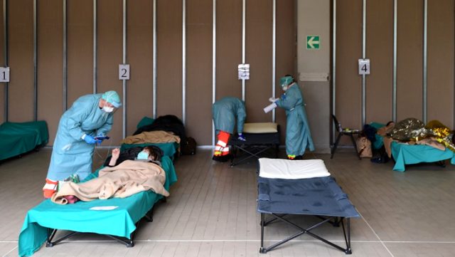 İngiltere ve İtalya’da son 24 saatin koronavirüs bilançosu açıklandı