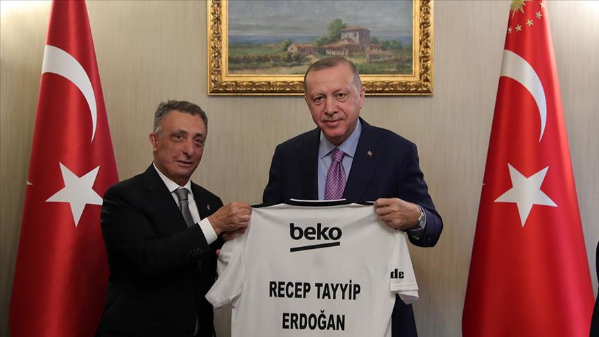 Cumhurbaşkanı Erdoğan, Kovid-19 testi pozitif çıkan Beşiktaş Kulübü Başkanı Çebi ile telefonda görüştü